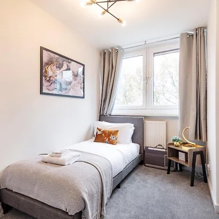 Lovely 4 Bedroom Flat In Wandsworth- London Exterior photo