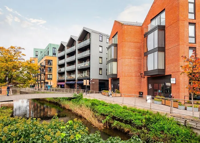 Lovely 4 Bedroom Flat In Wandsworth- London